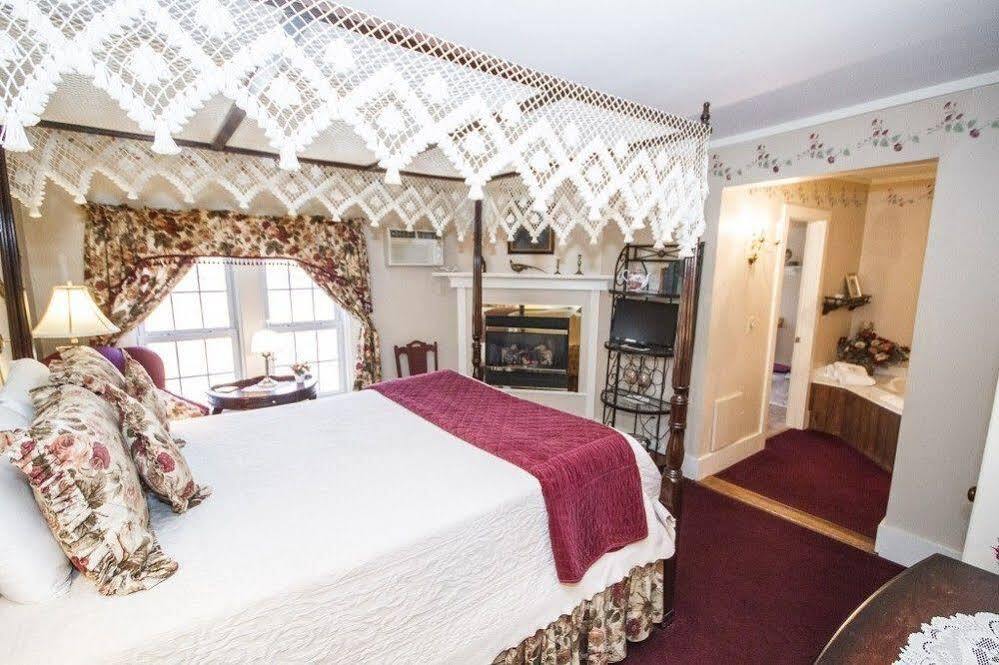 Rosewood Country Inn Bradford Экстерьер фото